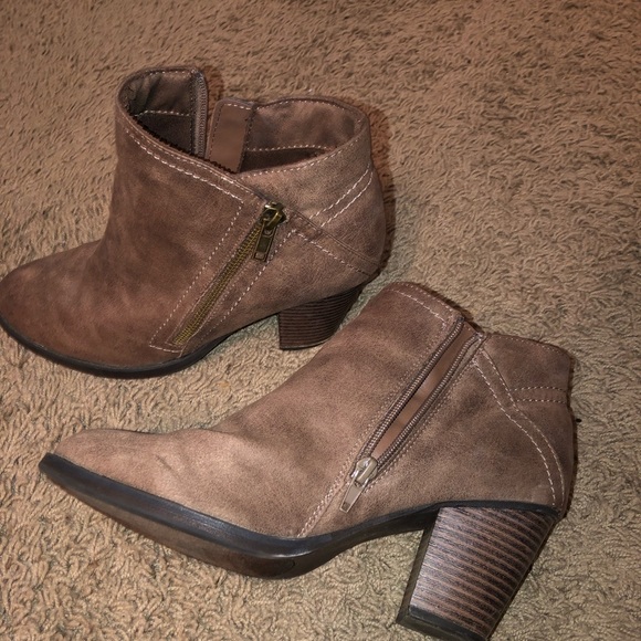 Rampage Shoes - Rampage Women’s Heeled Ankle Boots Taupe Suede Booties